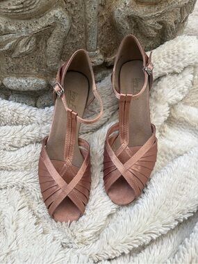 Very Fine Women's Brown Satin T-Strap Dance Sandals Ballroom